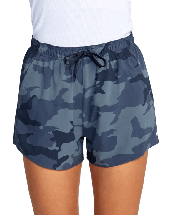 avjns00180-rvca-w-cam-frt1.png