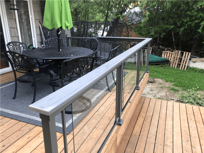WashagoTimberMart_LakeSimcoe_FramedGlass_Picket_DrinkRailAdapter2021_4.png